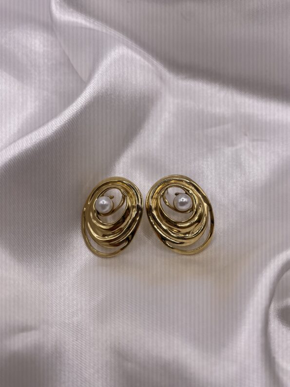 VINTAGE PEARL EARRINGS