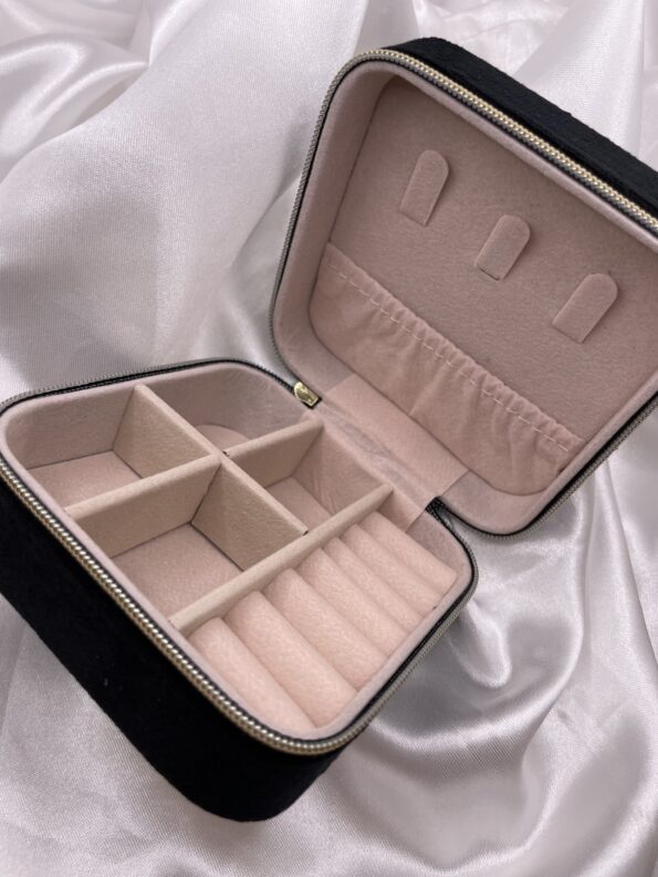 BLACK VELVET TRAVEL CASE