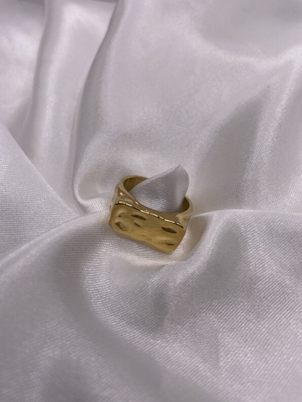VINTAGE RING