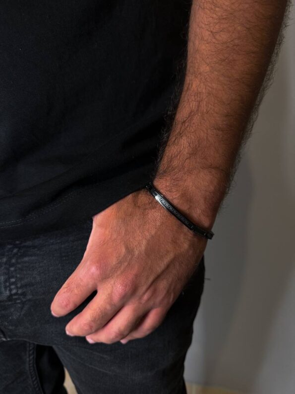 BLACK BRACELET