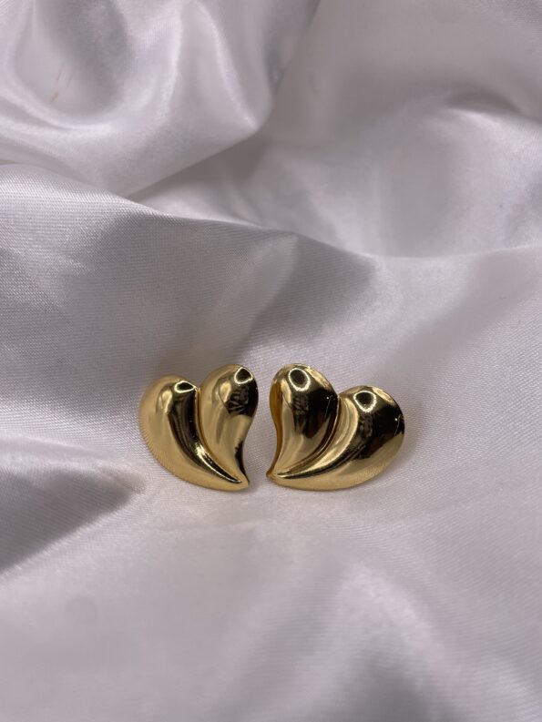 SIMPLE HEART EARRINGS