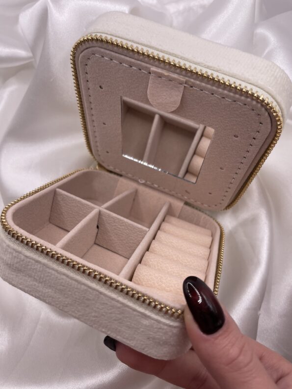 WHITE VELVET TRAVEL CASE