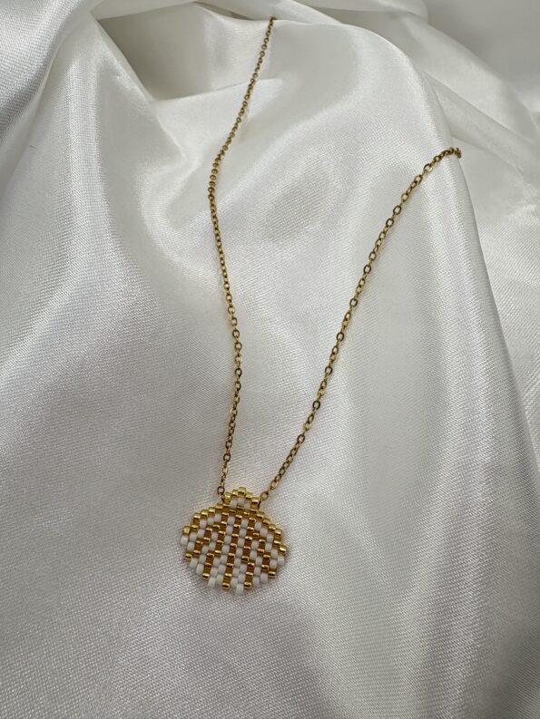 SHELL HANDRA NECKLACE