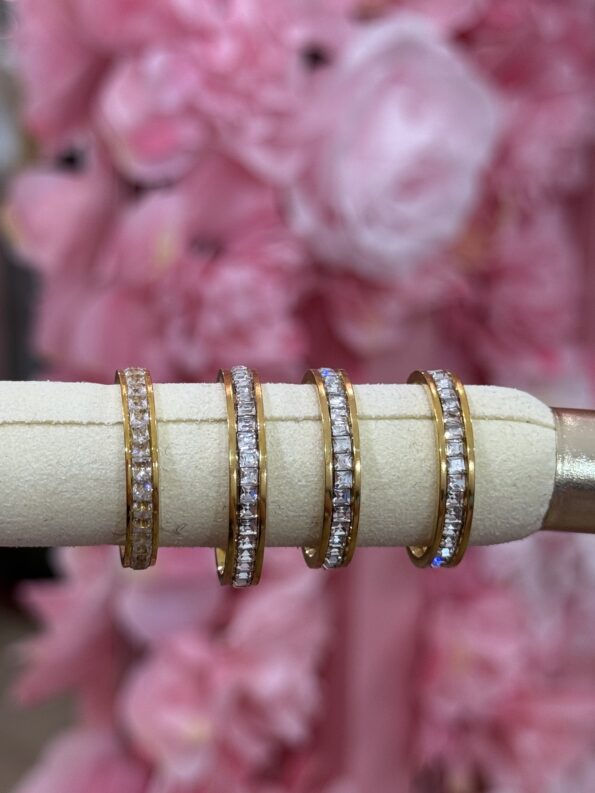SIMPLE GOLD ZIRCON