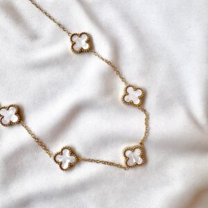 VAN WHITE NECKLACE